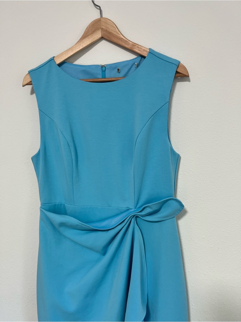 Fehaute Light Blue Elegant Sleevless Midi A-line Dress with Waist Twist - Picture 3 of 10